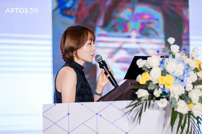 APTOS 30주년 행사 연단에서 발표하는 이경은 원장
