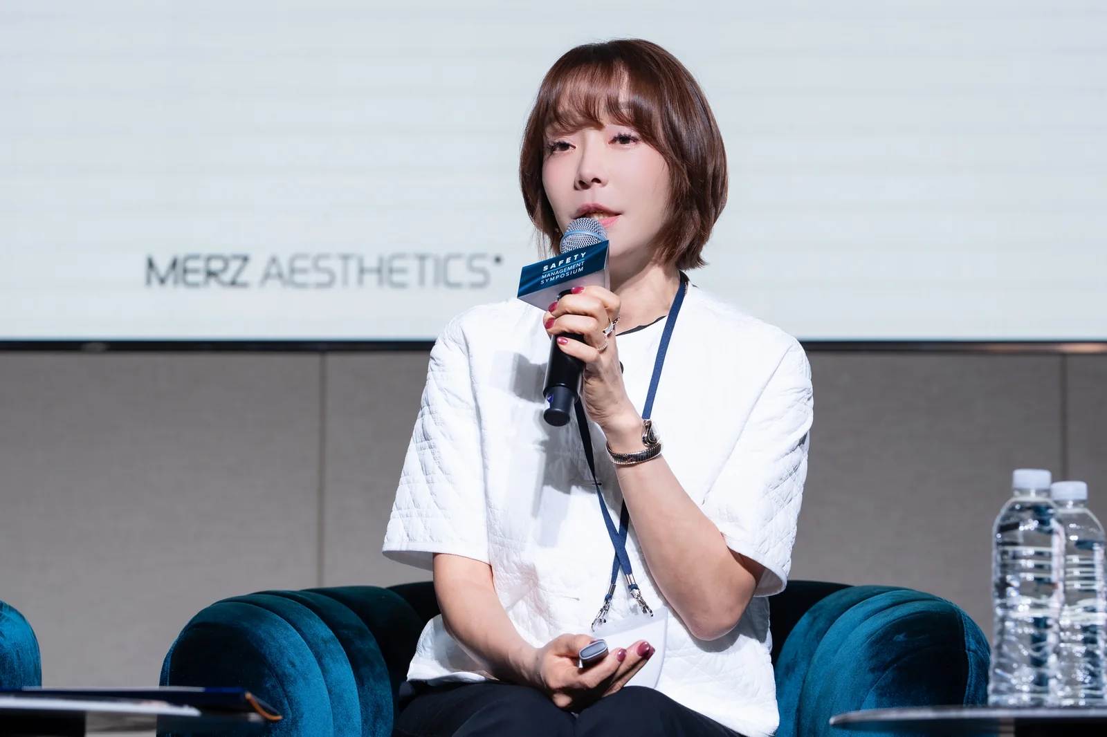 Merz Aesthetics 심포지엄 패널로 발언하는 이경은 원장